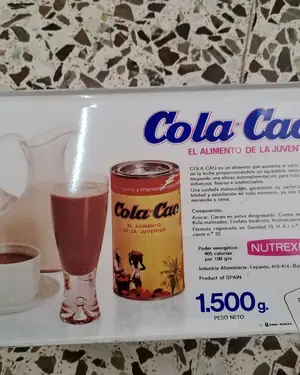 Caja metálica vintage de Cola-Cao con diseño floral años 70 - miniatura 3