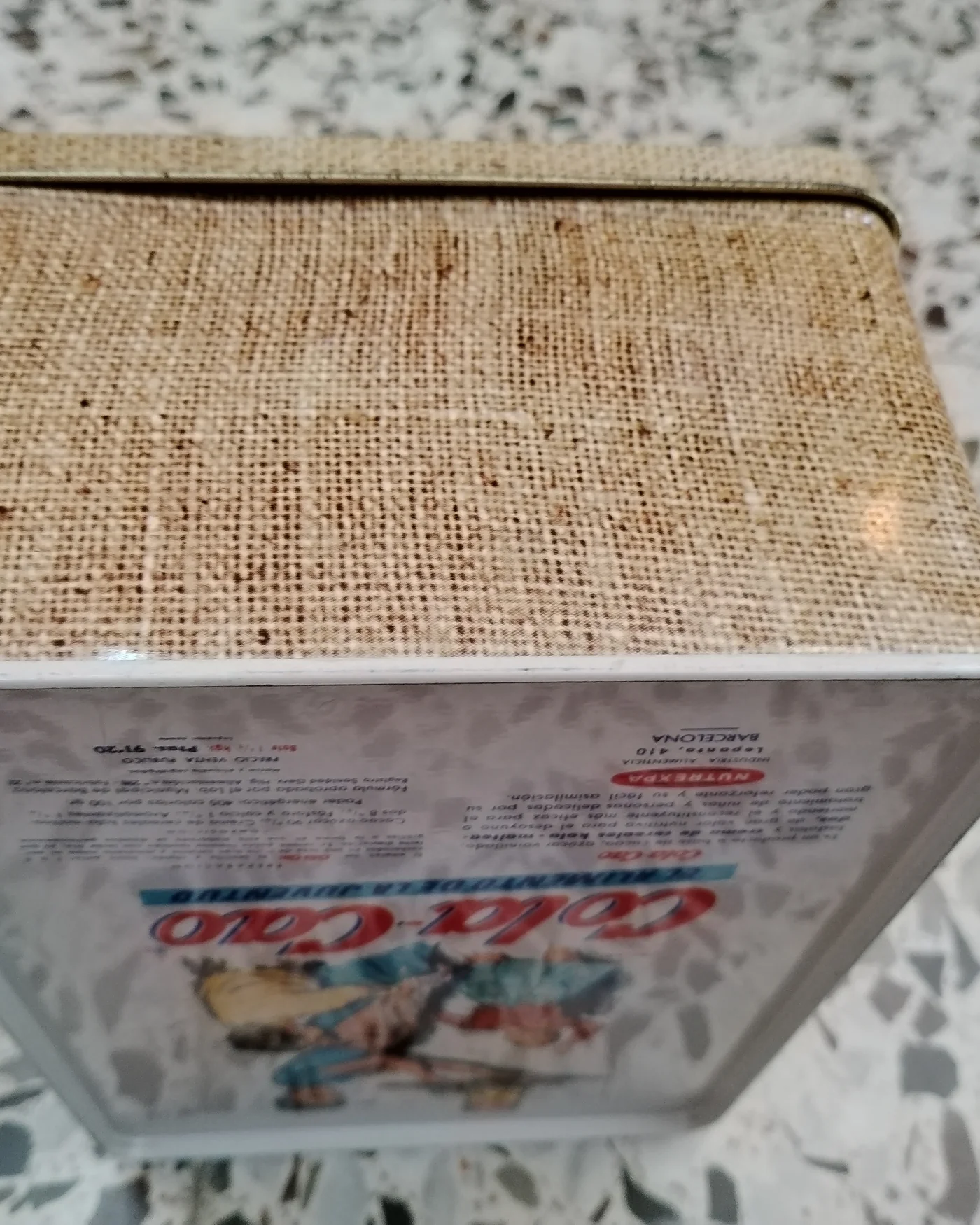Caja metálica vintage de Cola-Cao con ilustración de pipa - imagen 3