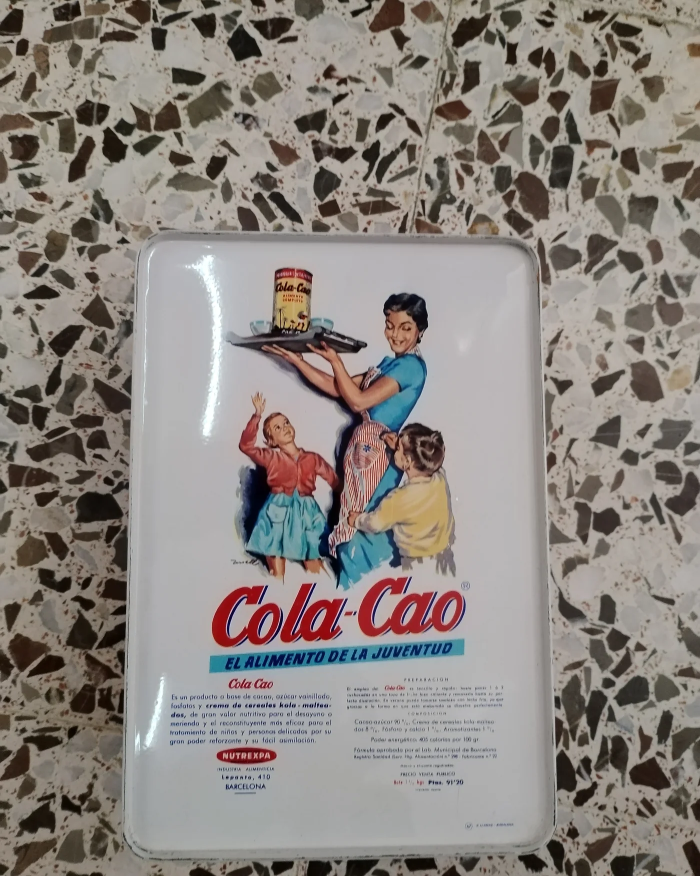Caja metálica vintage de Cola-Cao con ilustración de pipa - imagen 4