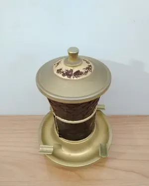 Cenicero expendedor de cigarrillos vintage - miniatura 2