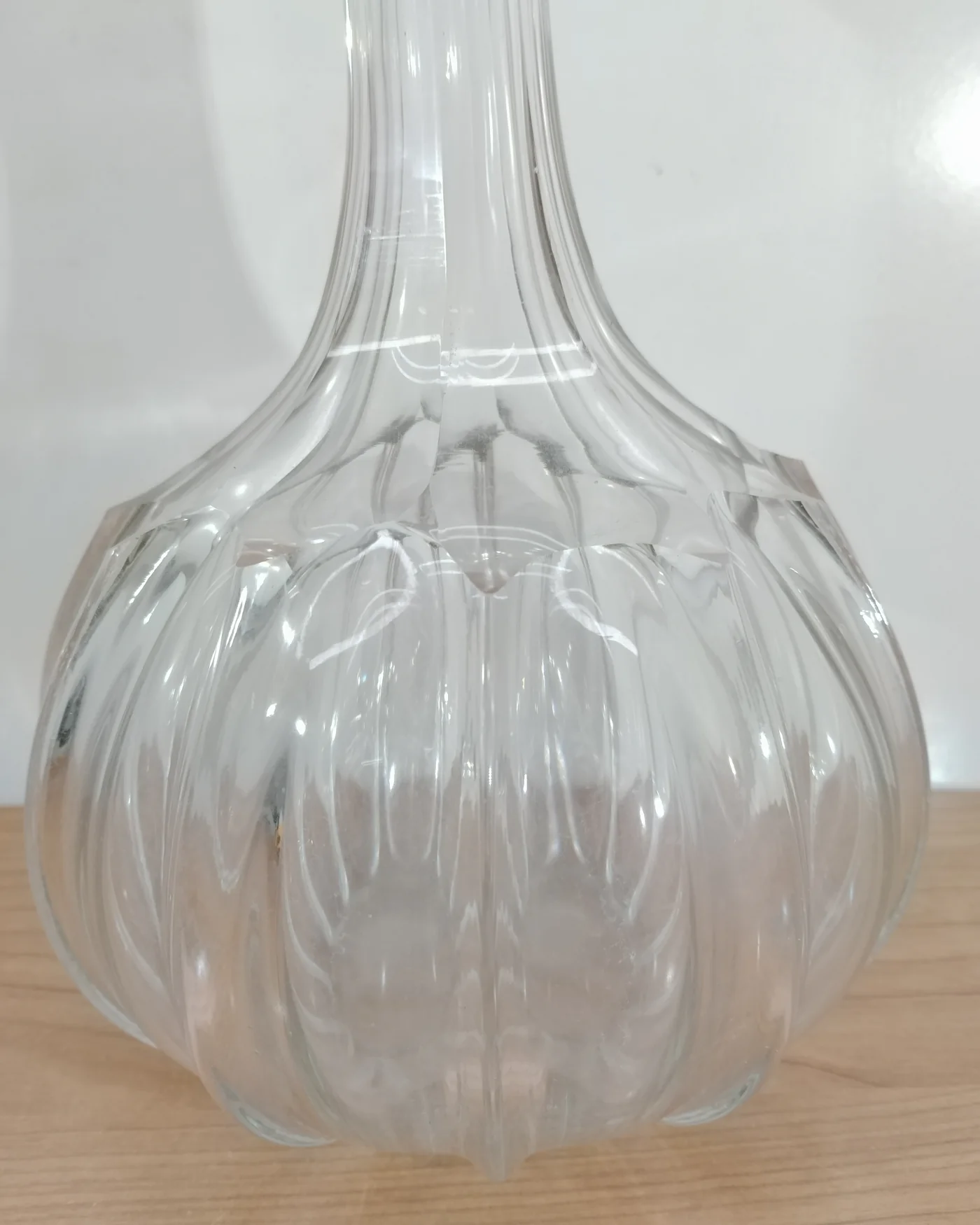 Licorera victoriana de cristal tallado - imagen 2