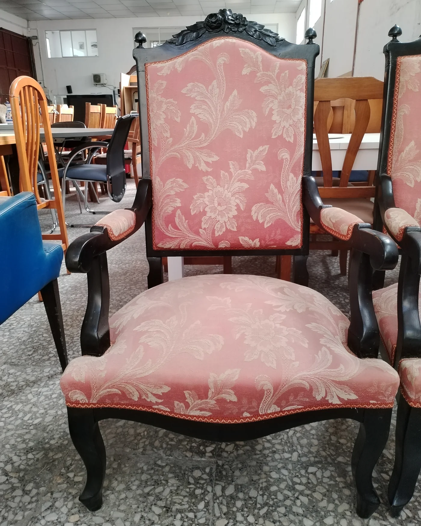 Par de sillones estilo Luis XVI - imagen 2