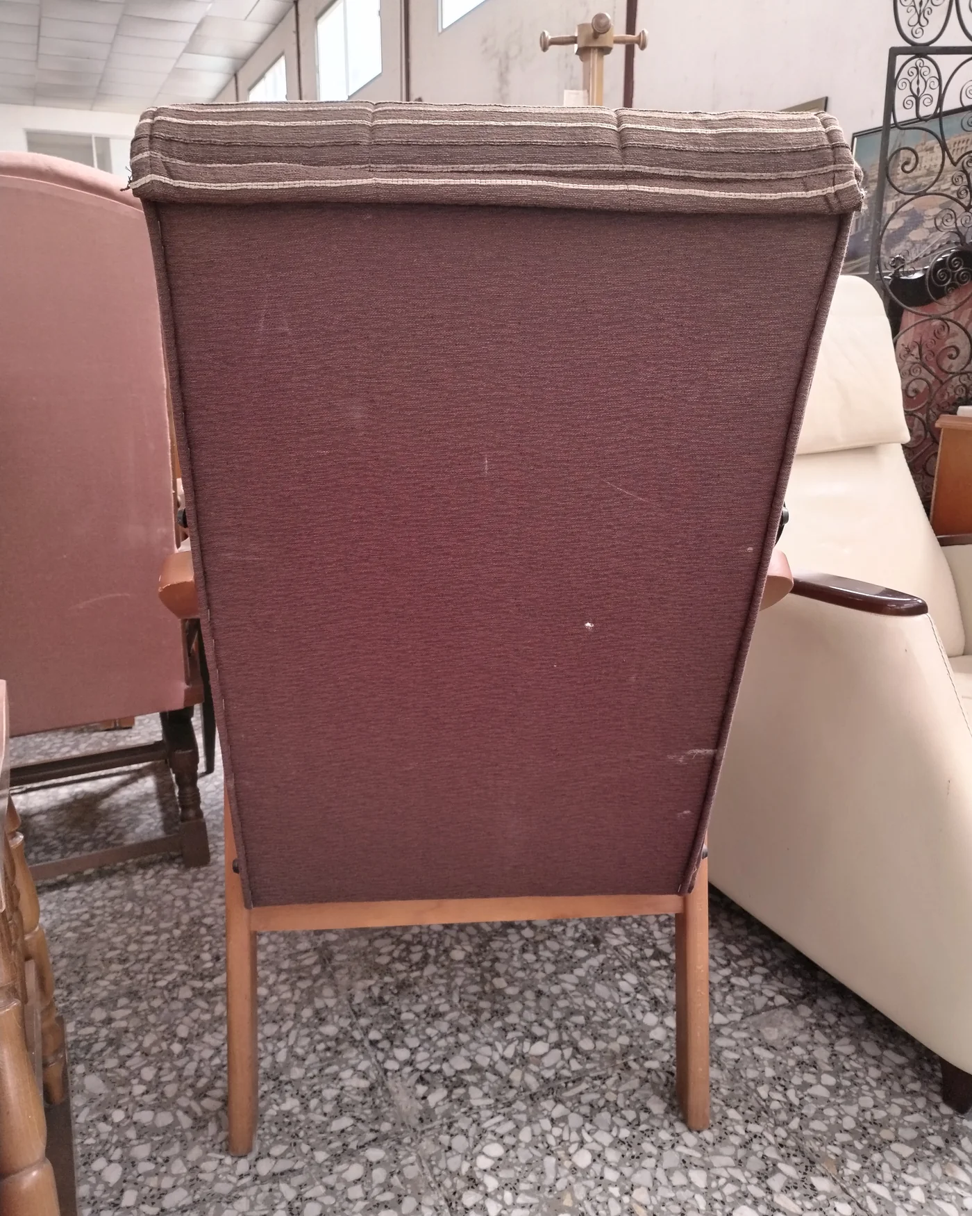 Butaca de madera y tela - imagen 4