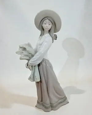 Figura de cerámica mujer espigadora - miniatura 1