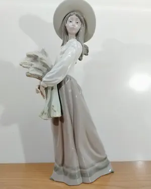 Figura de cerámica mujer espigadora - miniatura 2