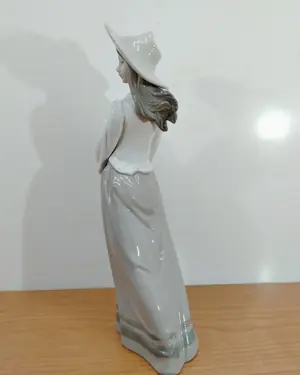 Figura de cerámica mujer espigadora - miniatura 5