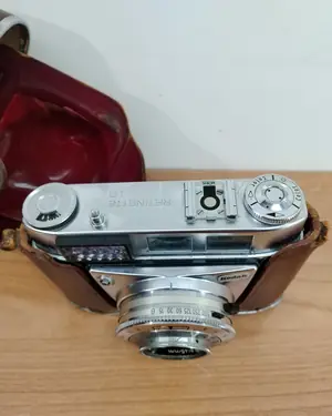 Cámara vintage Kodak Retinette IB con funda de cuero - miniatura 2