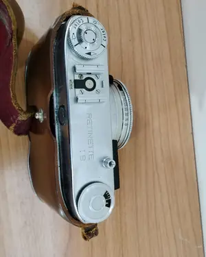 Cámara vintage Kodak Retinette IB con funda de cuero - miniatura 5