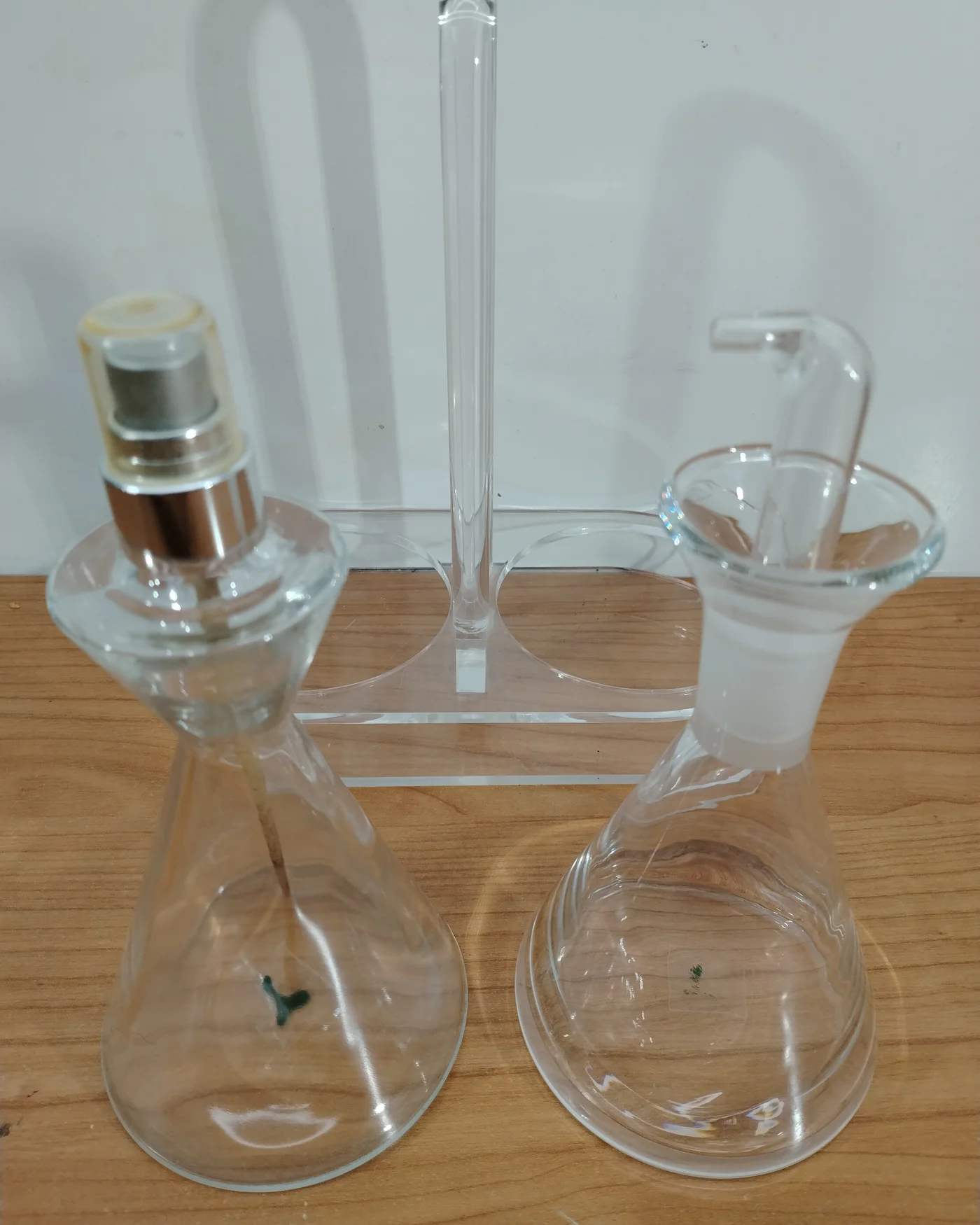 Juego de aceitera y vinagrera vintage con soporte de acrílico - imagen 3