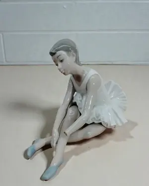 Bailarina de porcelana Nao - miniatura 1