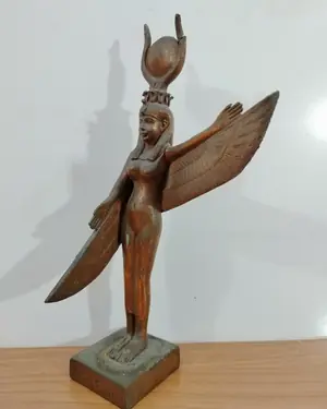 Representación de diosa egipcia Isis - miniatura 2