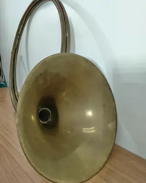 Cuerno de caza antiguo de latón - miniatura 4