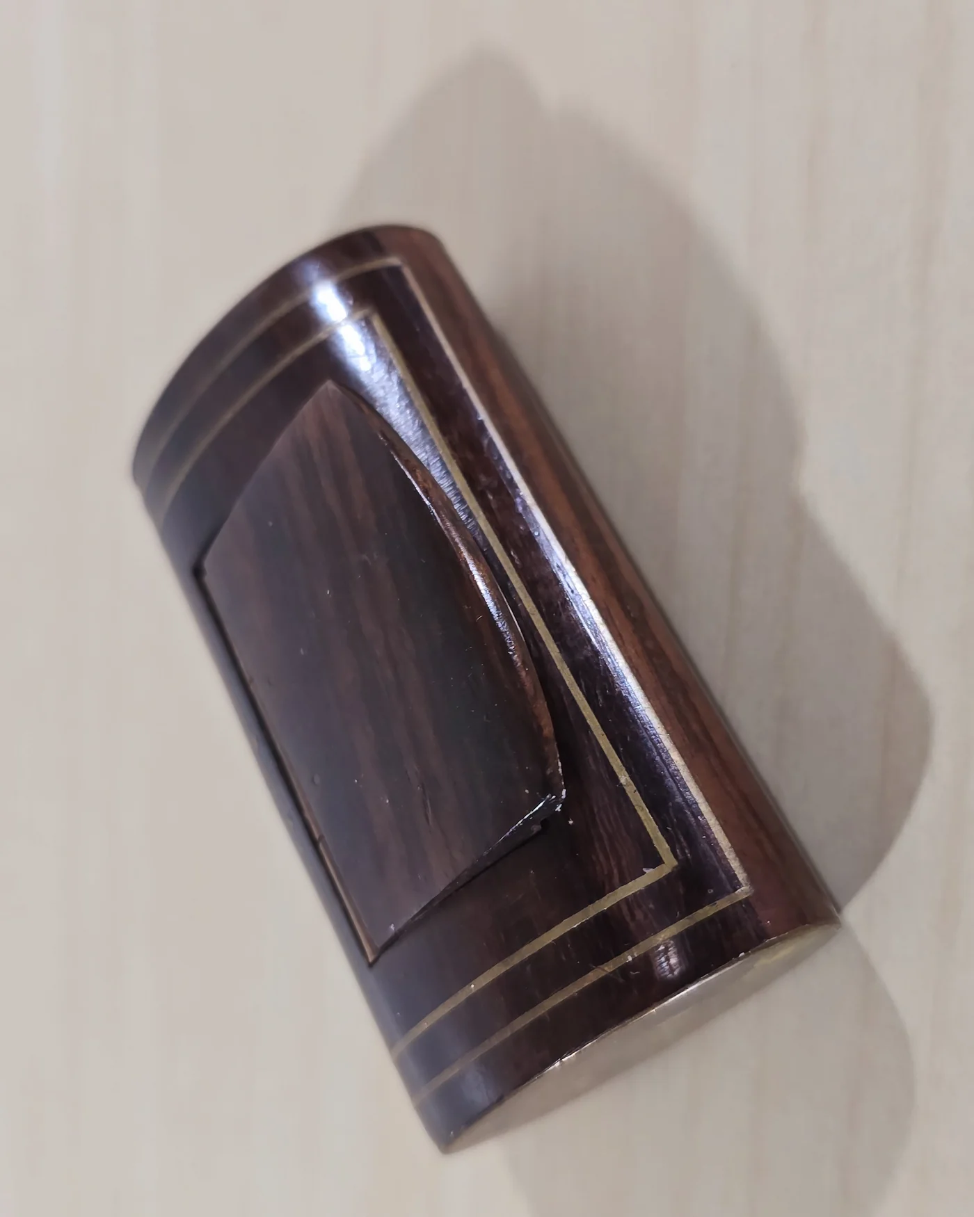 Caja de tabaco vintage de madera y latón - imagen 4