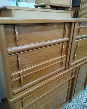 Cómoda y mesitas auxiliares en pino - miniatura 3