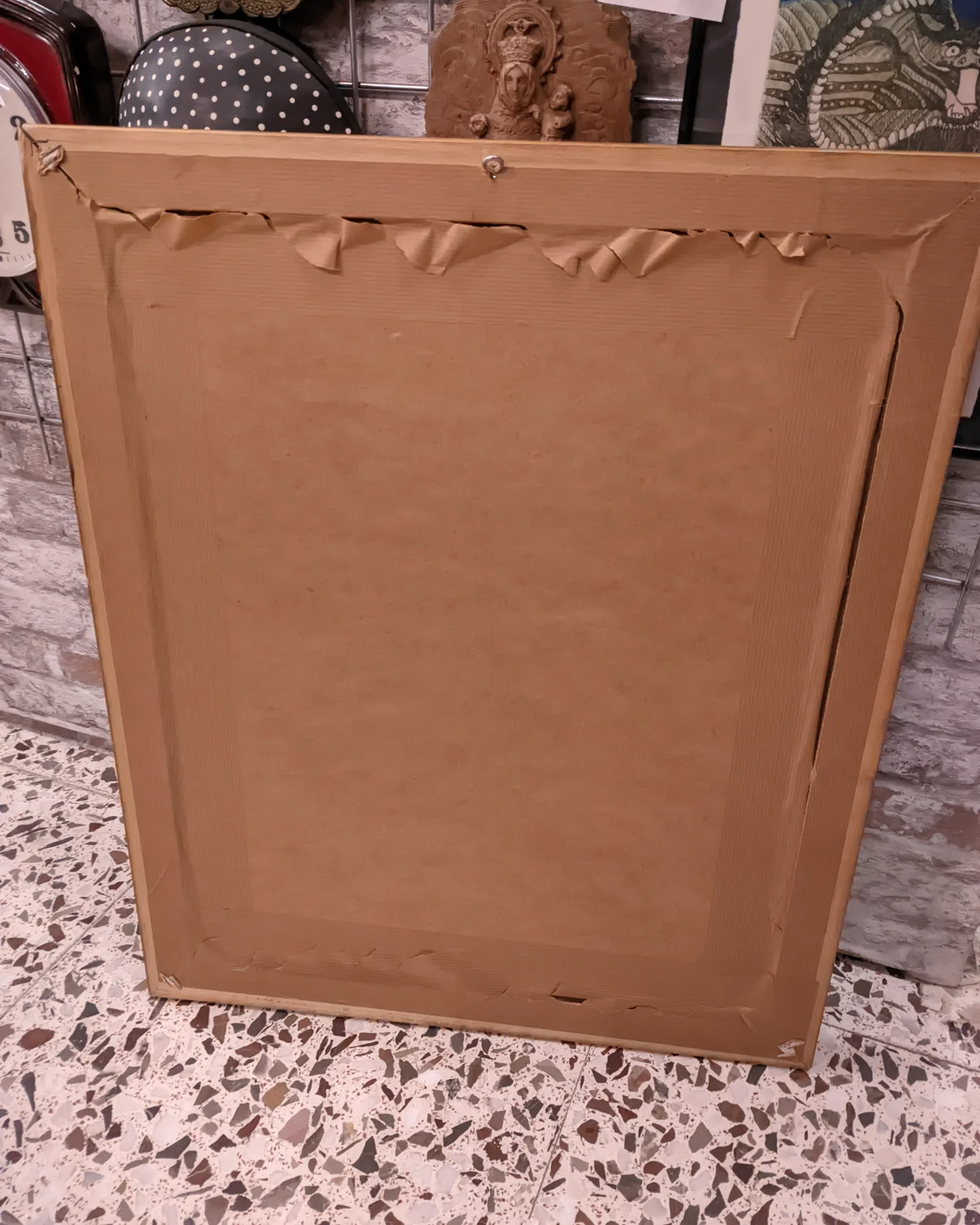 Cuadro de flores con marco de madera y detalles dorados - imagen 4