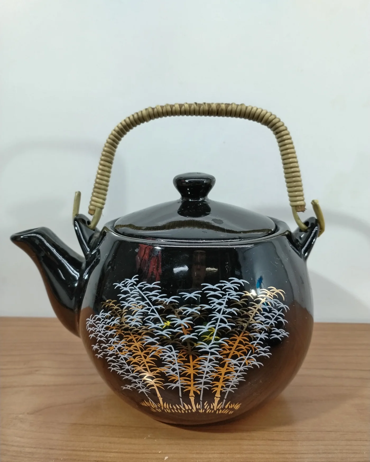 tetera NEGRA Y 5 TAZAS SIN ASAS - imagen 2