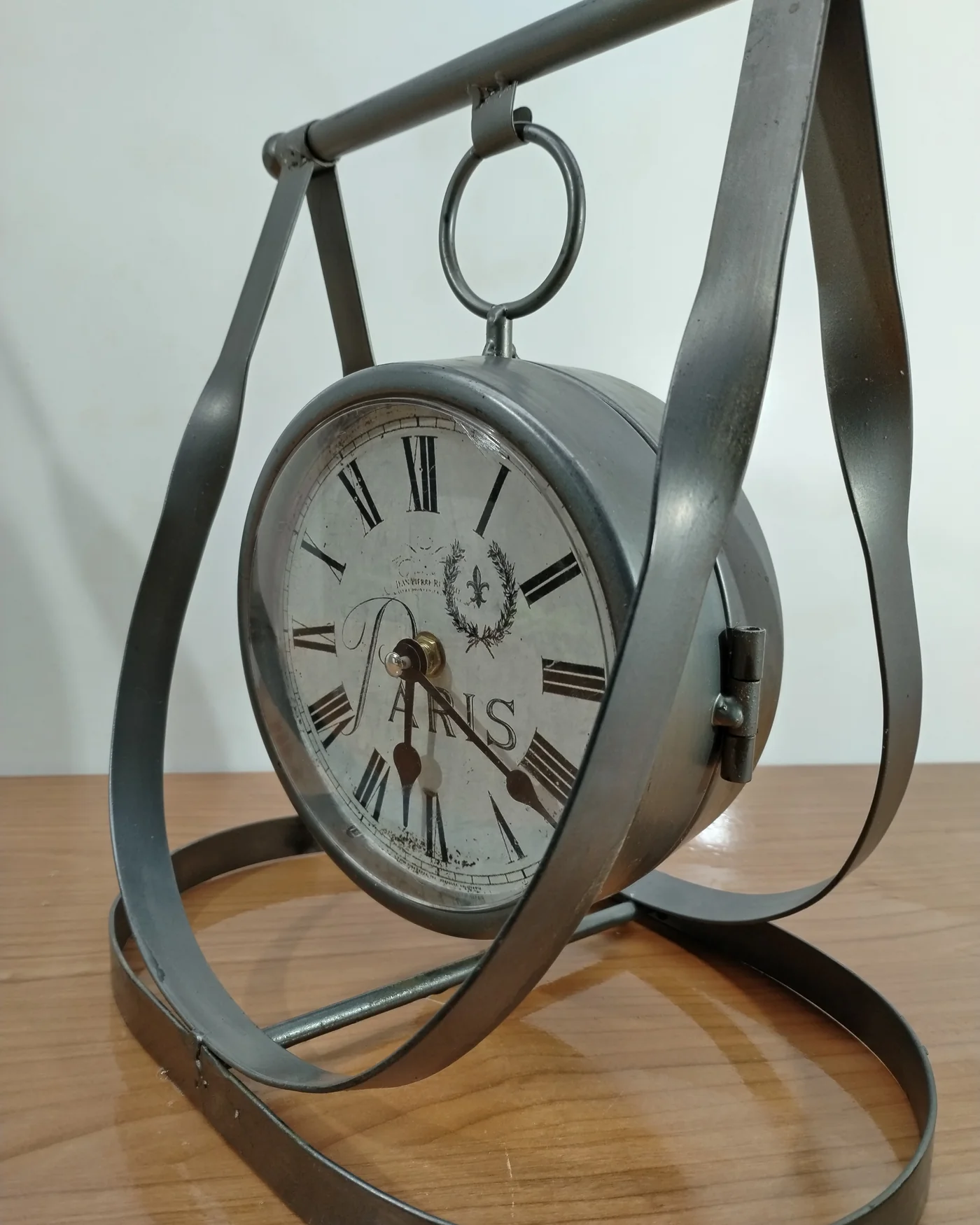 Reloj de mesa gris estilo parisino - imagen 4