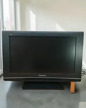 Televisor LCD Panasonic Viera TX-26LED8F - miniatura 1