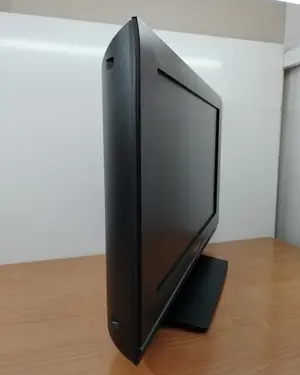 Televisor LCD Panasonic Viera TX-26LED8F - miniatura 2