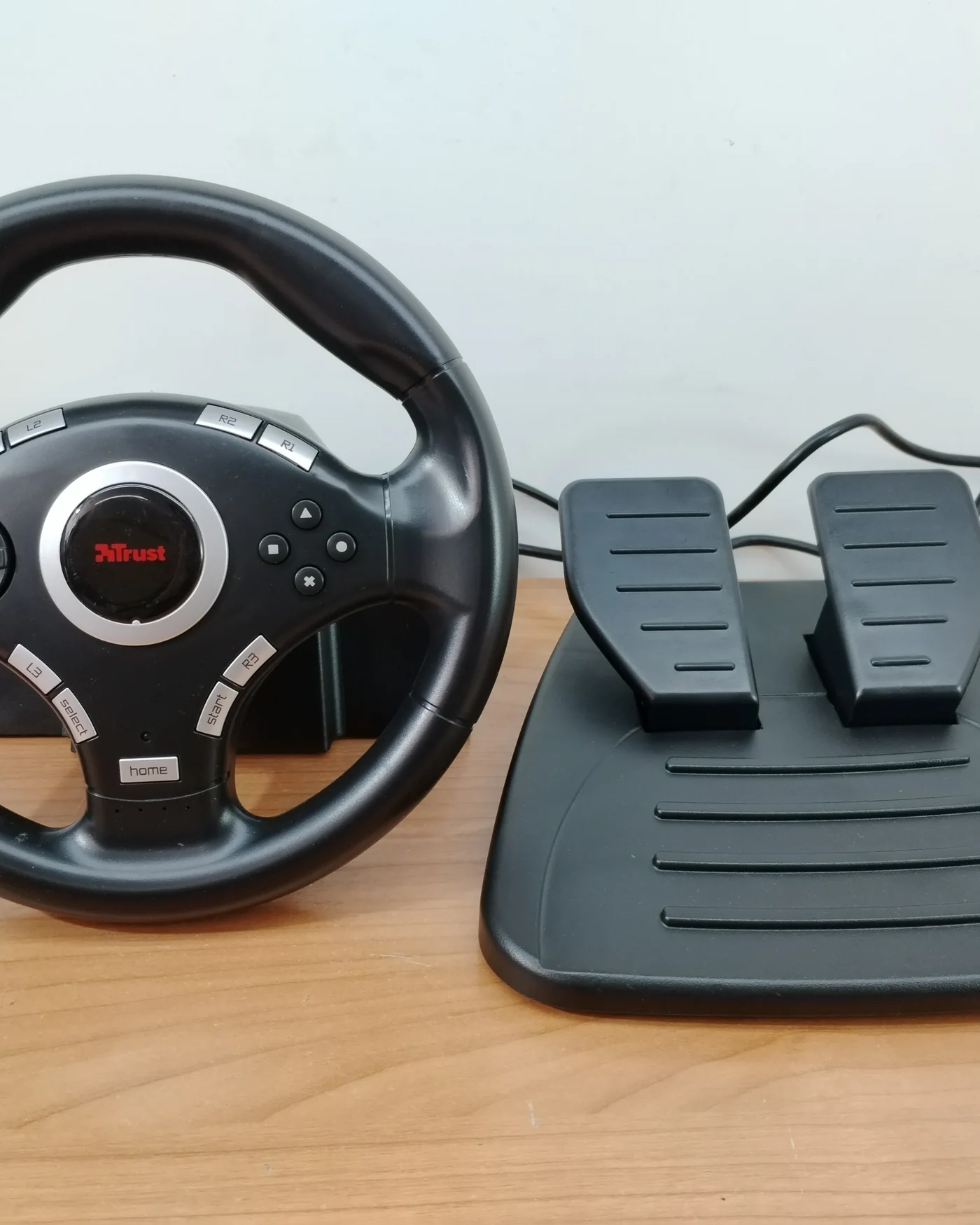 Volante de juegos Trust GXT 27 Force Vi - imagen 2