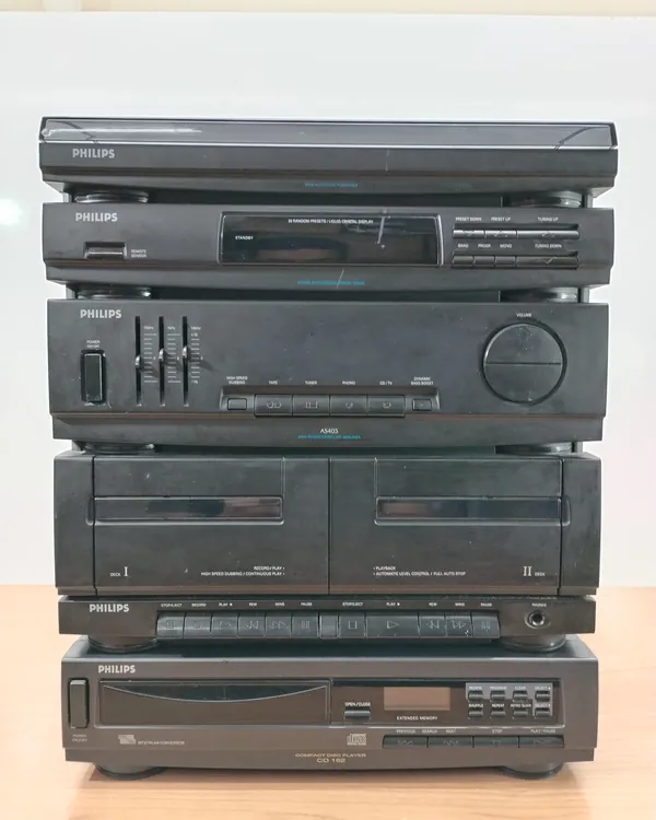 Sistema de Sonido Estéreo Philips As405 con Tocadiscos, Reproductor de Cd y Doble Casetera