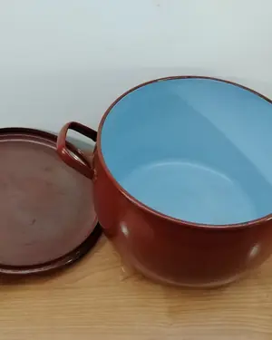 Olla esmaltada vintage con tapa y asas - miniatura 2
