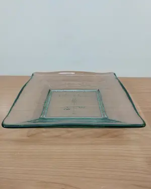 Centro de mesa de cristal con grabado huellas - miniatura 2