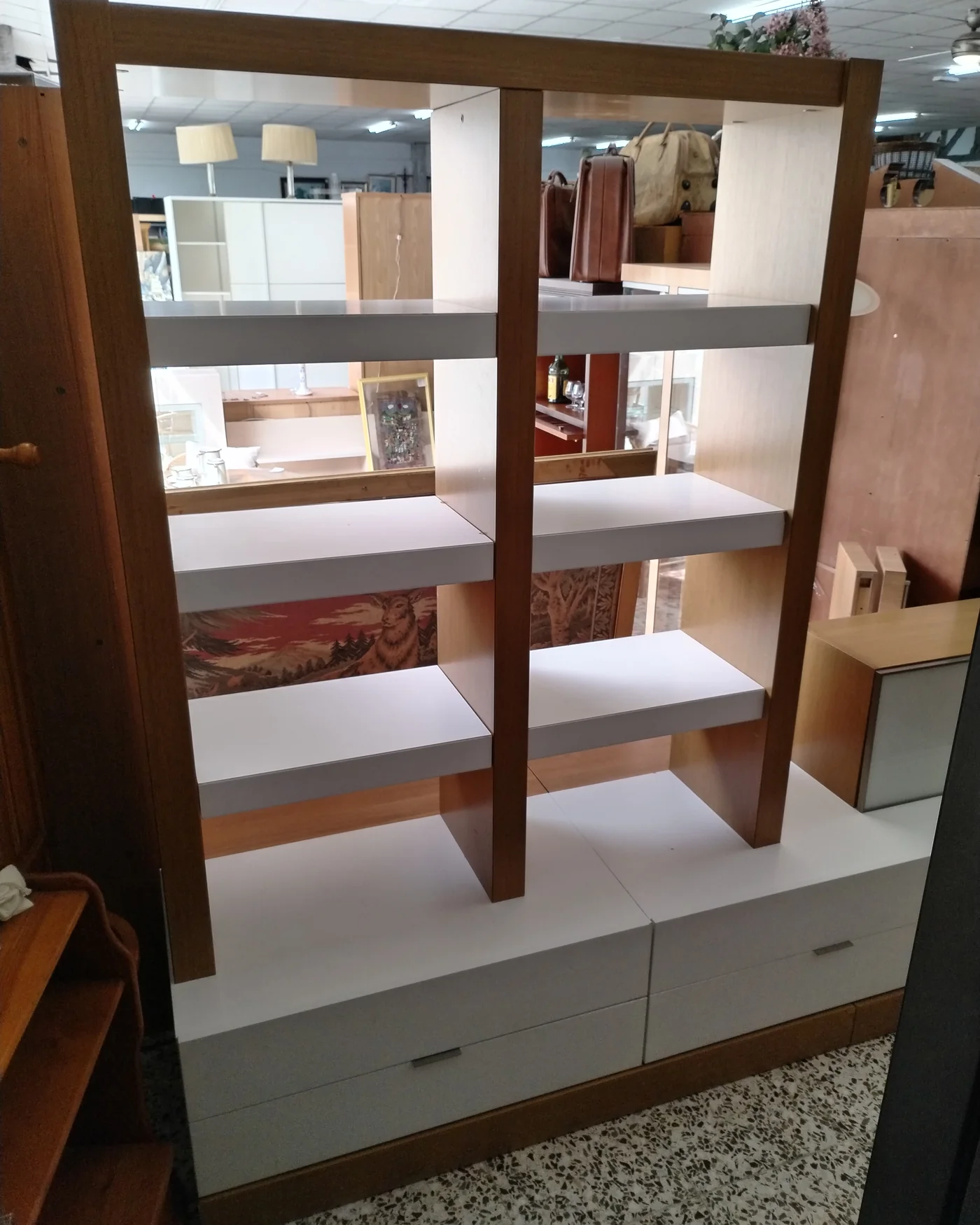 Mueble de salón moderno con estantería y consola - imagen 3