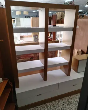 Mueble de salón moderno con estantería y consola - miniatura 3