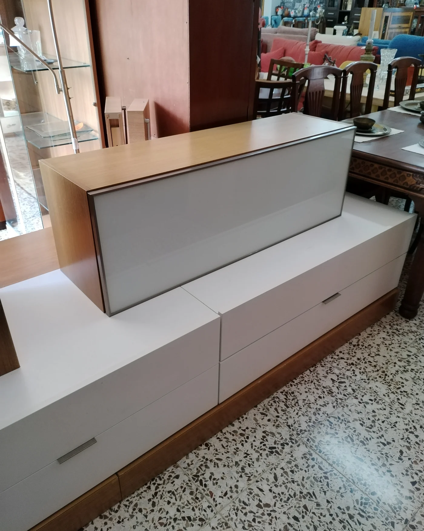 Mueble de salón moderno con estantería y consola - imagen 4