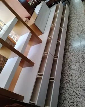 Mueble de salón moderno con estantería y consola - miniatura 5