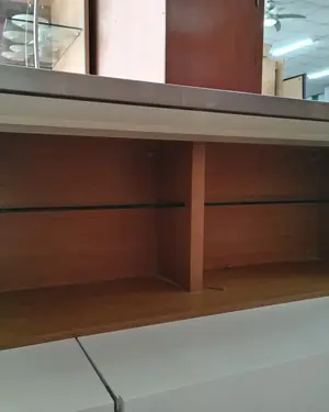 Mueble de salón moderno con estantería y consola - miniatura 6