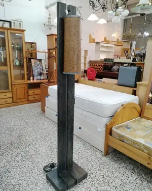 Lámpara de pie vintage de madera con pantalla cilíndrica - miniatura 2