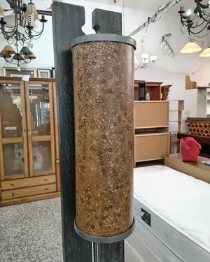 Lámpara de pie vintage de madera con pantalla cilíndrica - miniatura 3