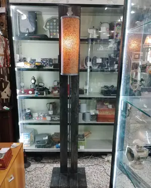 Lámpara de pie vintage de madera con pantalla cilíndrica - miniatura 6