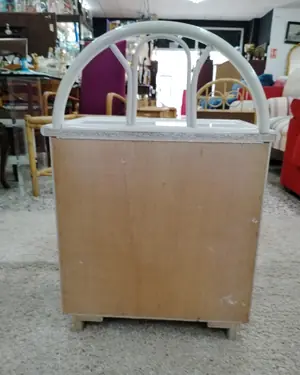 Mesita de noche vintage en blanco con asa y cajón - miniatura 3
