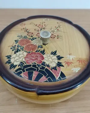 Caja de laca japonesa vintage con motivos florales - miniatura 1