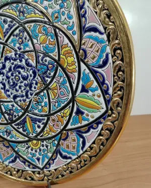 Plato decorativo de cerámica pintado a mano por Artecer-Sevilla - miniatura 5