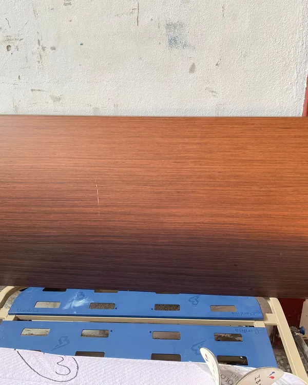 Cabecero de cama con luz integrada