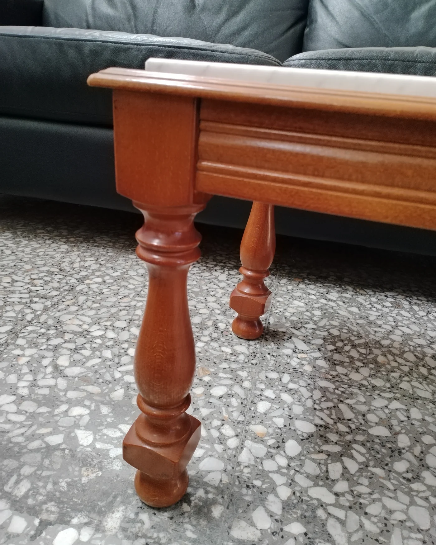 Mesa de centro de madera y mármol - imagen 4