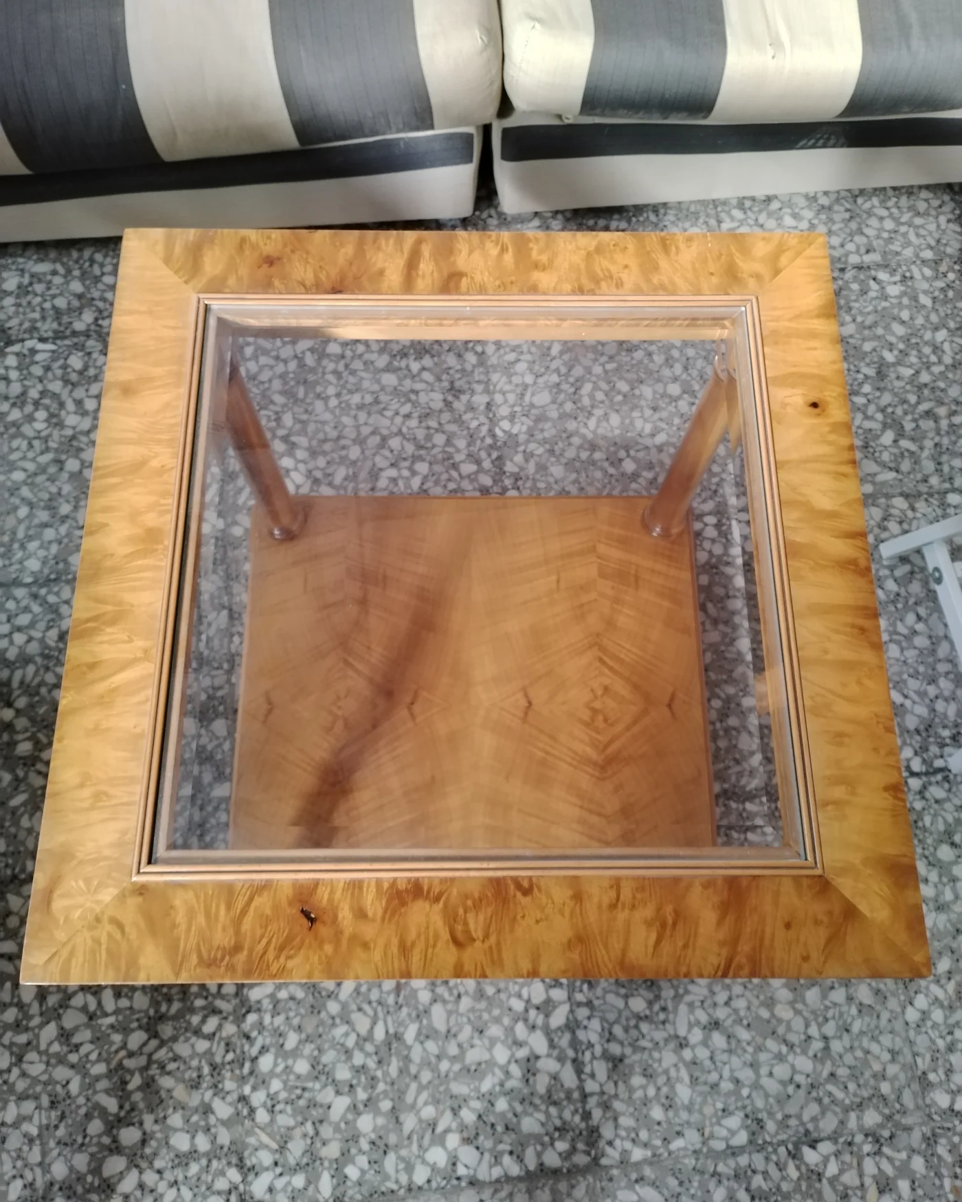 Mesa auxiliar de madera con cristal - imagen 5