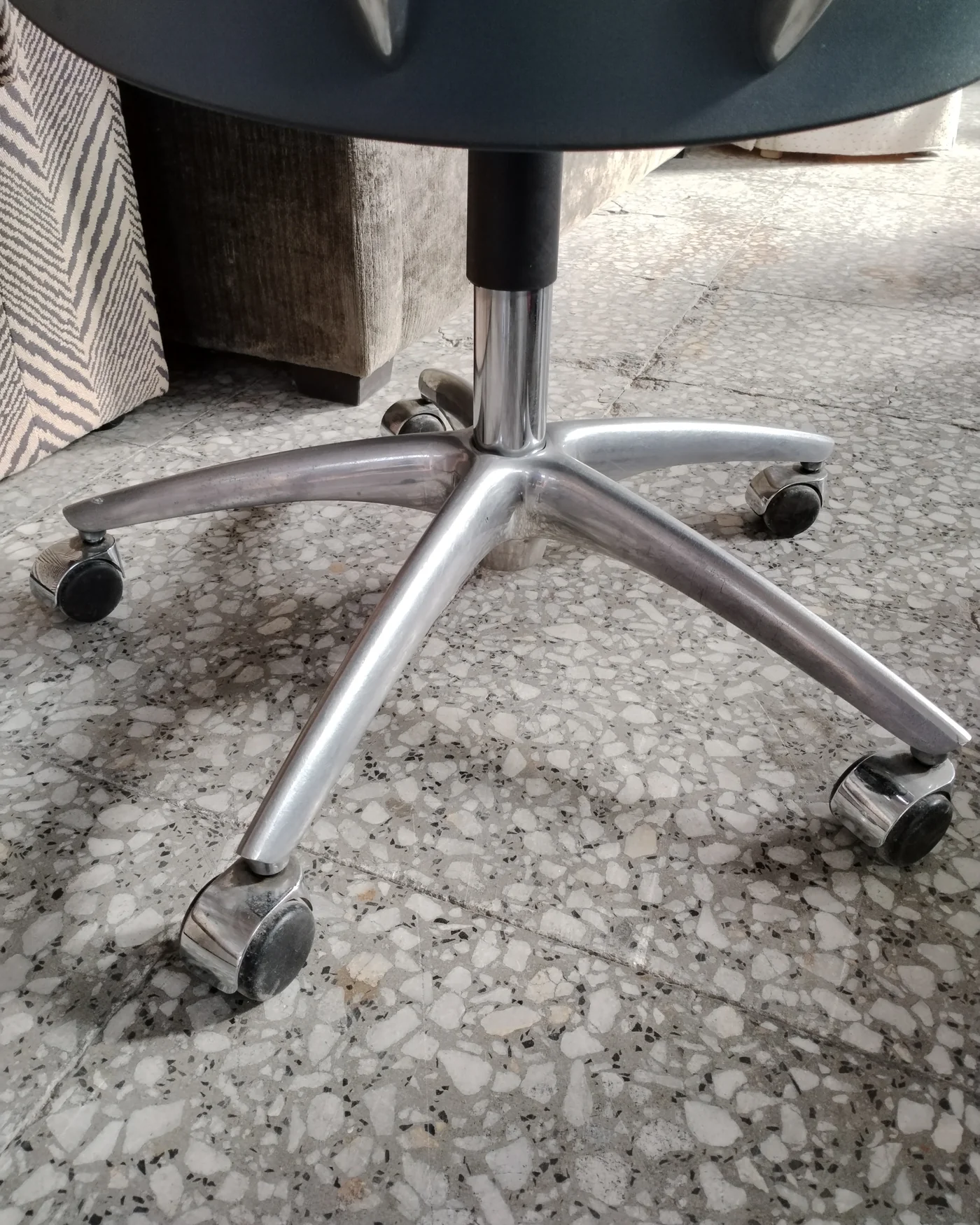 Silla de oficina ergonomica - imagen 4