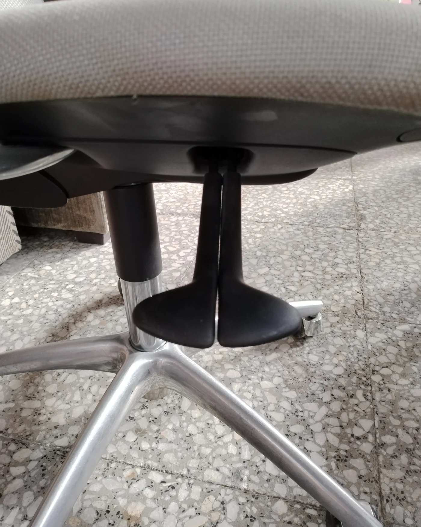 Silla de oficina ergonomica - imagen 5