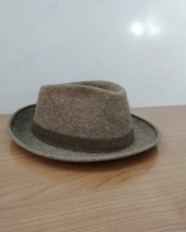 SOMBRERO DE LA MARCA J LOPEZ