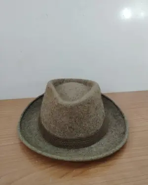 SOMBRERO DE LA MARCA J LOPEZ - miniatura 2