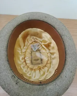 SOMBRERO DE LA MARCA J LOPEZ - miniatura 4