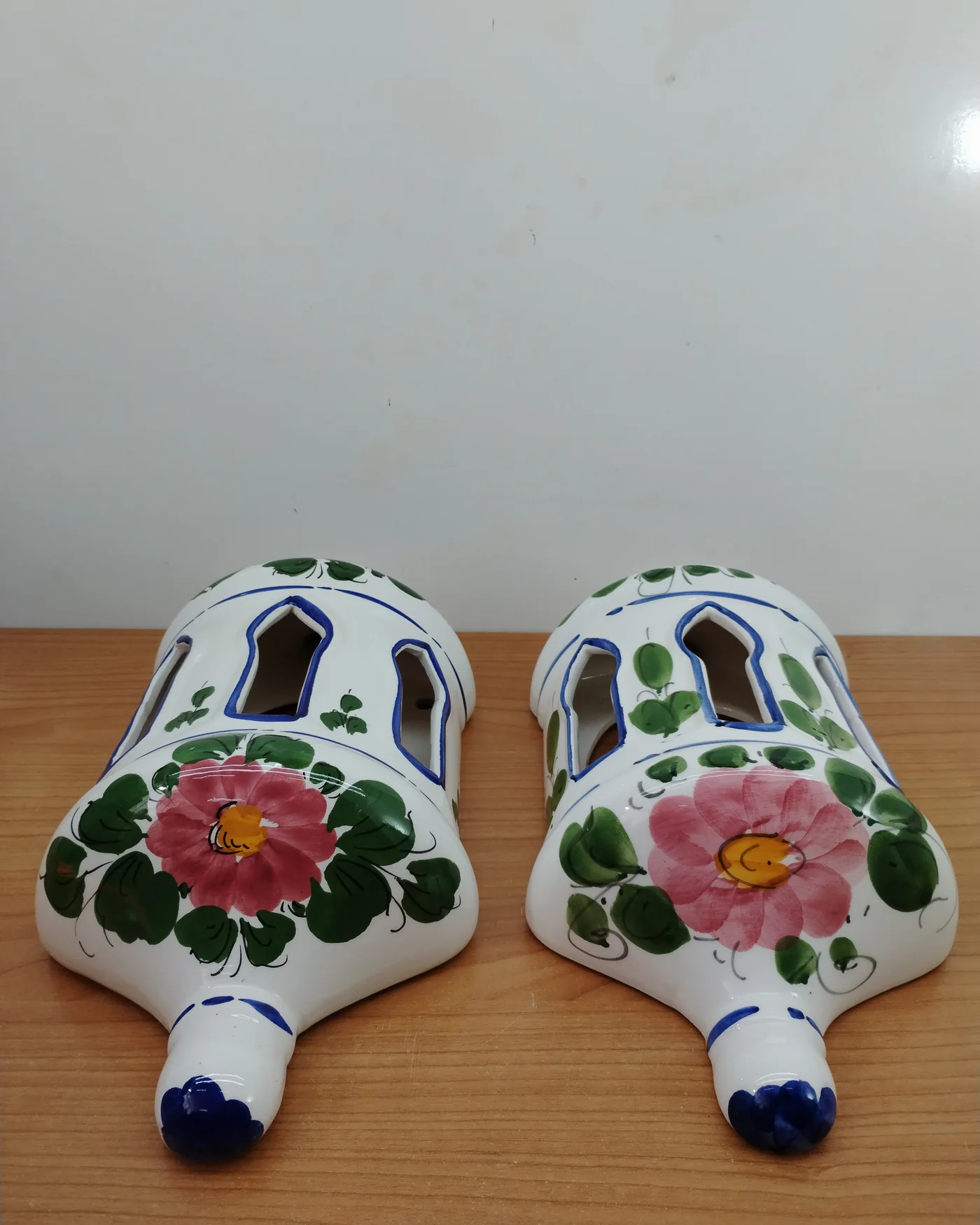 Pareja de apliques de pared de cerámica pintados a mano - imagen 3