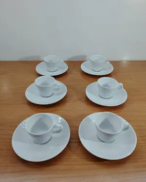 Juego de taza y plato de porcelana blanca Bidasoa - miniatura 1