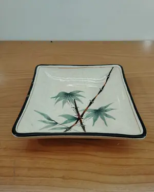 Plato cuadrado de porcelana Benlloch con diseño de bambú - miniatura 1