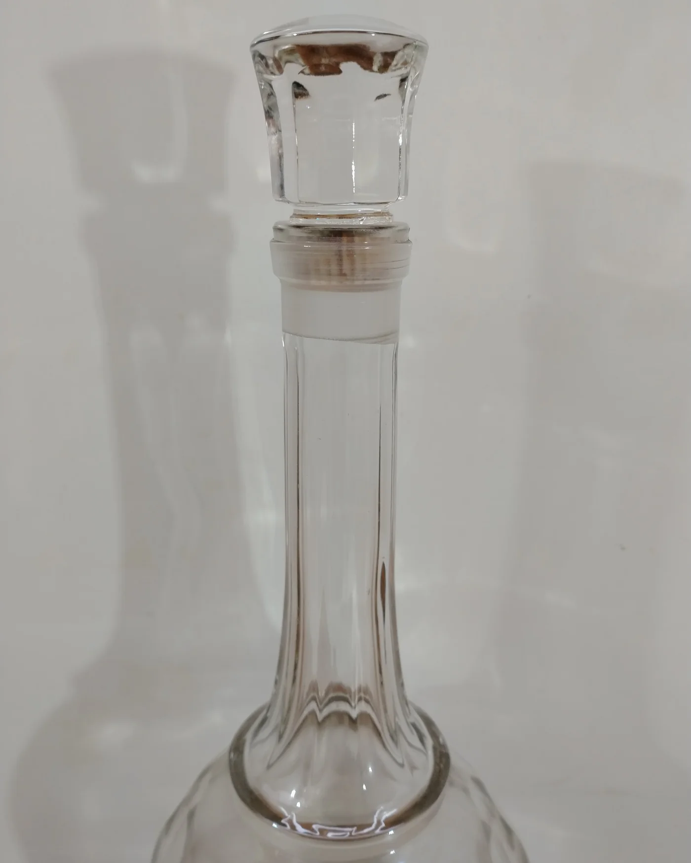 Botella vacía de coñac Camus Extra con tapón de cristal - imagen 3